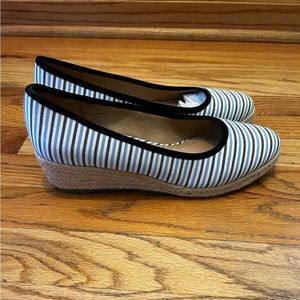 New in Box Life stride Karma Espadrille Slip-on Wedges. Size 8.5